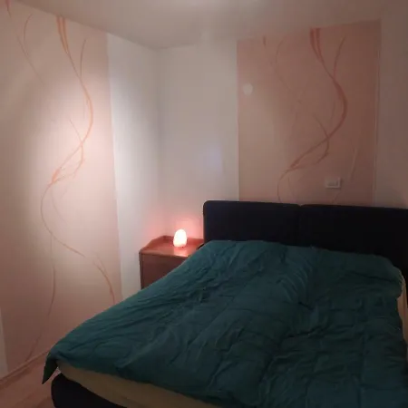Apartma *